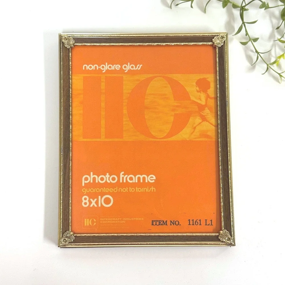 Vintage 8x10 Ornate Gold Wood Grain Photo Frame Non-Glare Intercraft Industries